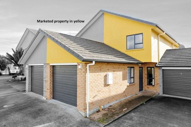 Photo of property in 3/4 Charlenne Close, Ranui, Auckland, 0612