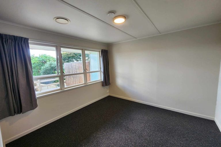Photo of property in 27b West Coast Road, Glen Eden, Auckland, 0602
