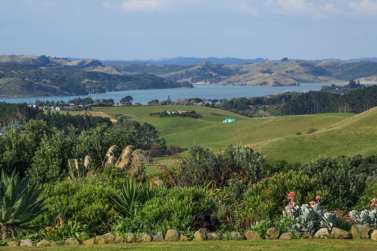 Photo of property in 65 Te Ahiawa Road, Raglan, 3297