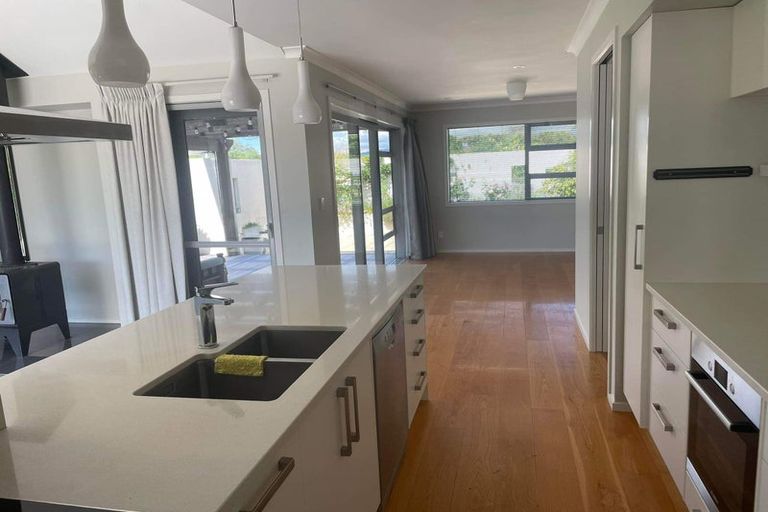 Photo of property in 52 Tarahunga Road, Levin, 5571