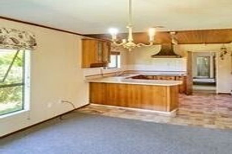 Photo of property in 42 Lakewood Avenue, Churton Park, Wellington, 6037