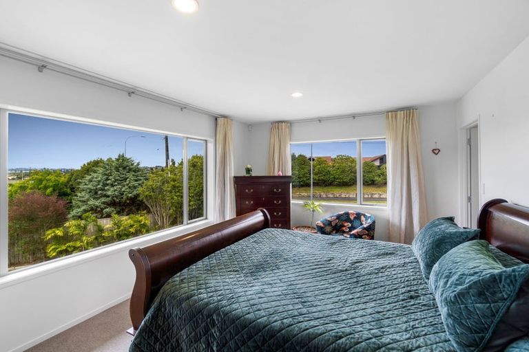 Photo of property in 8 Bayview Park Lane, Orewa, 0931