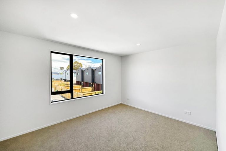 Photo of property in 2/116 Aldwins Road, Phillipstown, Christchurch, 8062