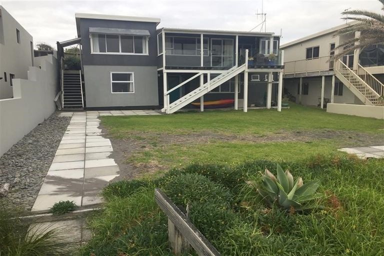 Photo of property in 7 Messenger Terrace, Oakura, 4314