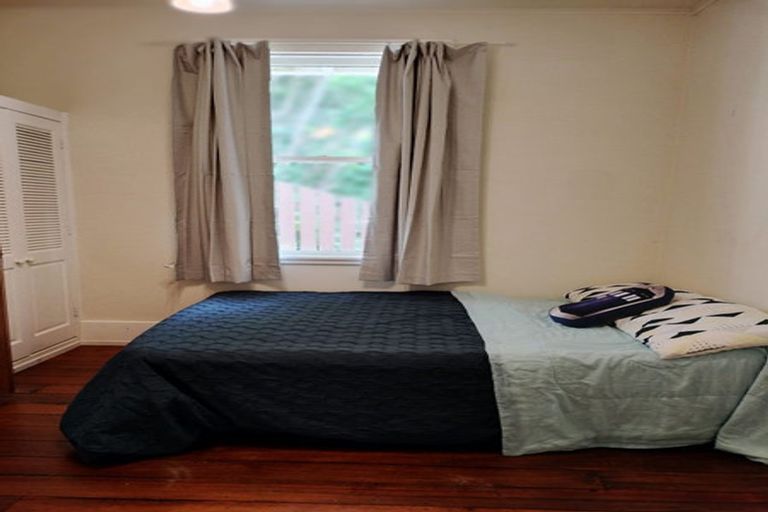 Photo of property in 21 Saint Michaels Crescent, Kelburn, Wellington, 6012