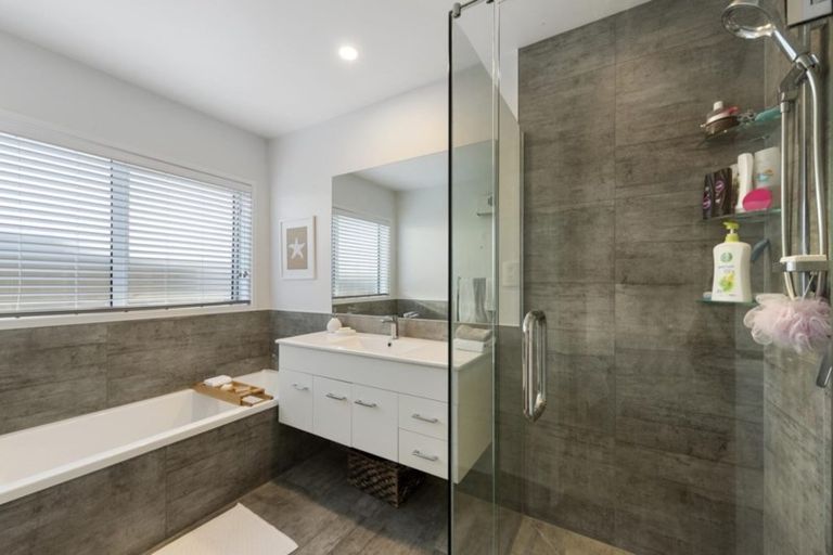 Photo of property in 81 Awatira Drive, Papamoa Beach, Papamoa, 3118