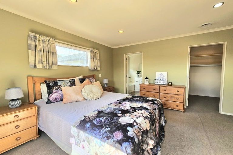 Photo of property in 8f Blennerville Close, Marton, 4710