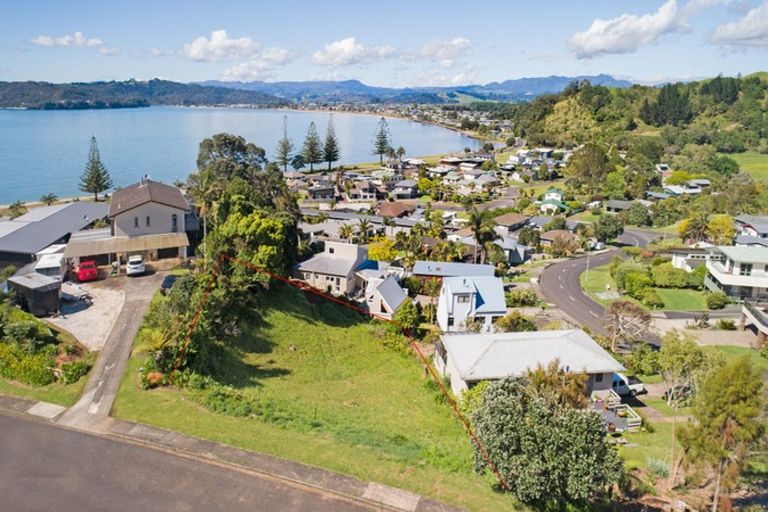 Photo of property in 13 Puriri Place, Whitianga, 3510