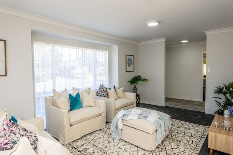 Photo of property in 5 Greta Banks Place, Wattle Downs, Auckland, 2103