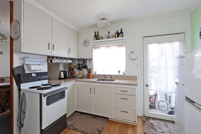 Photo of property in 2/381 Kennedy Road, Pirimai, Napier, 4112