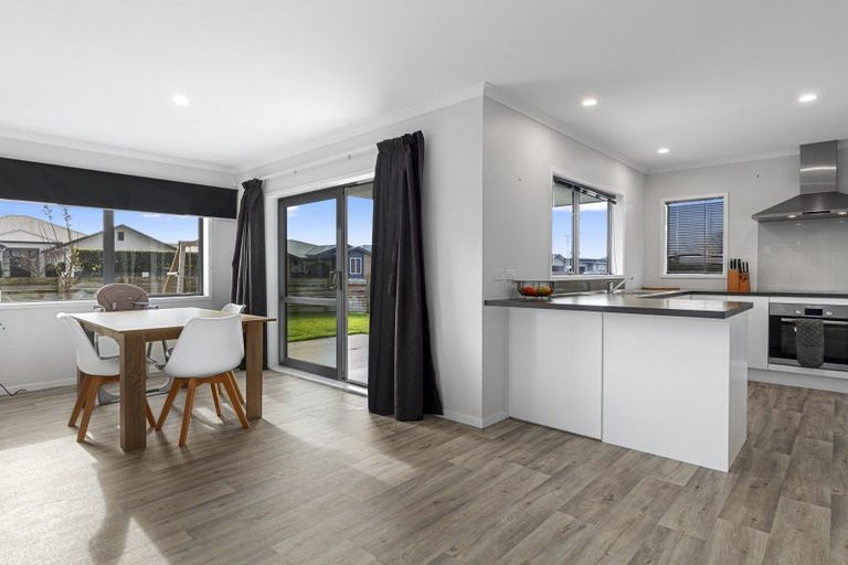Photo of property in 50 Penetaka Heights, Pyes Pa, Tauranga, 3112