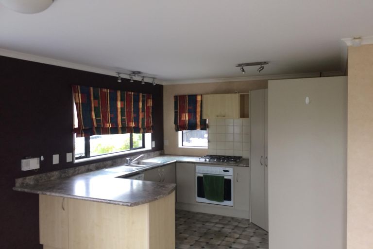 Photo of property in 4 Boston Parade, Kelvin Grove, Palmerston North, 4414