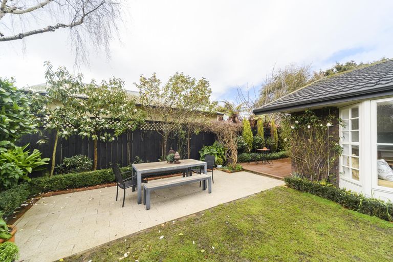 Photo of property in 92 Roy Street, Palmerston North, 4410