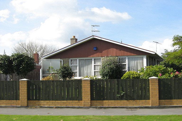 Photo of property in 10 Longmuir Street, Ilam, Christchurch, 8041