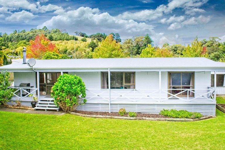 Photo of property in 10 Dillon Bell Road, Whataupoko, Gisborne, 4010