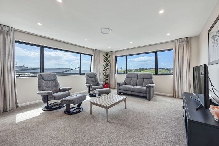 Photo of property in 5 Keel Street, Long Bay, Auckland, 0630