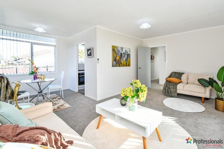 Photo of property in 1/2 Kent Road, Manurewa, Auckland, 2102