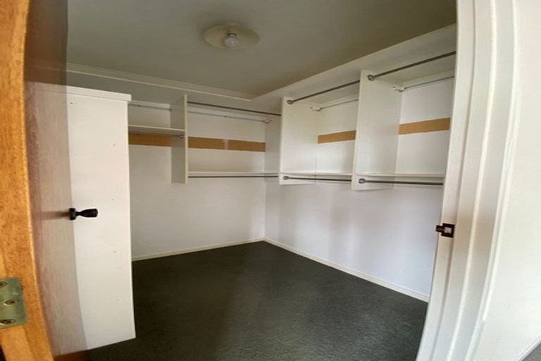 Photo of property in 2/10 Wilisa Rise, Goodwood Heights, Auckland, 2105