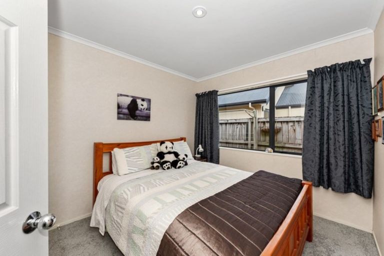 Photo of property in 69 Waiwherowhero Drive, St Andrews, Hamilton, 3200