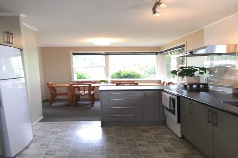 Photo of property in 17 Webb Place, Forrest Hill, Auckland, 0620