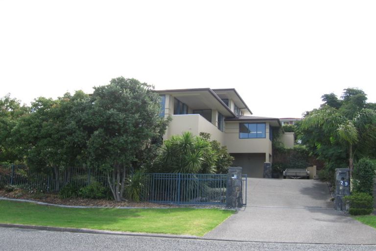 Photo of property in 29 Commodore Parry Road, Castor Bay, Auckland, 0620