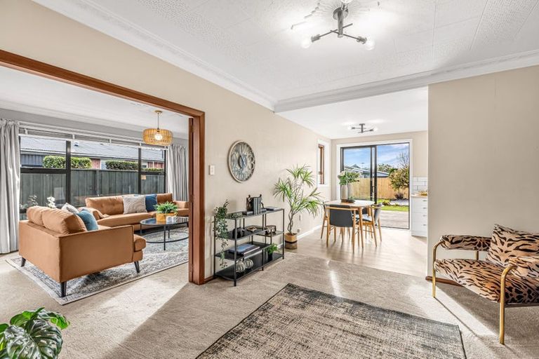 Photo of property in 37 Colwyn Street, Bryndwr, Christchurch, 8053