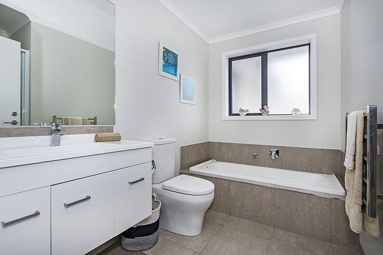 Photo of property in 5 Suncrest Lane, Port Whangarei, Whangarei, 0110