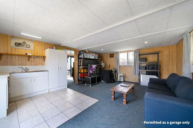 Photo of property in 1/8 Devon Street, Te Atatu South, Auckland, 0610