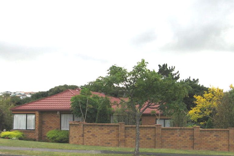 Photo of property in 22 Rosetti Rise, West Harbour, Auckland, 0618