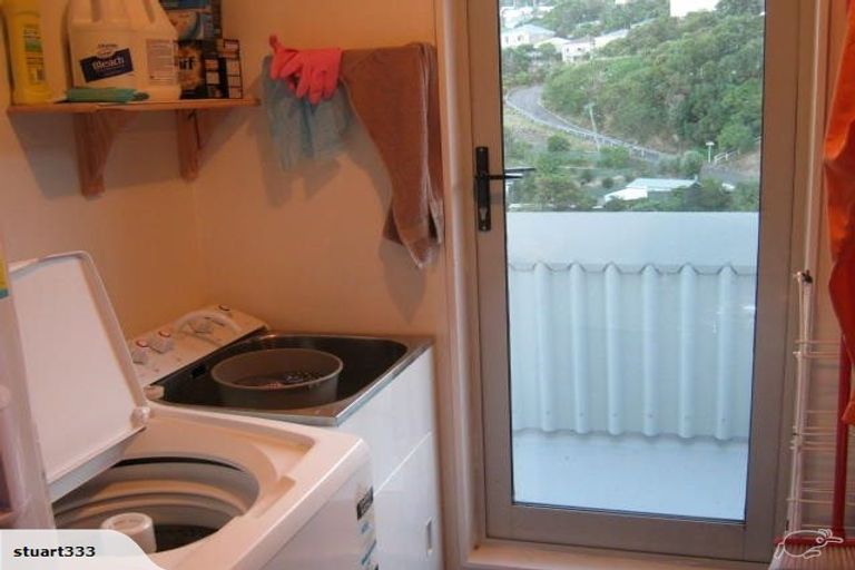 Photo of property in 28 Lerwick Terrace, Melrose, Wellington, 6023