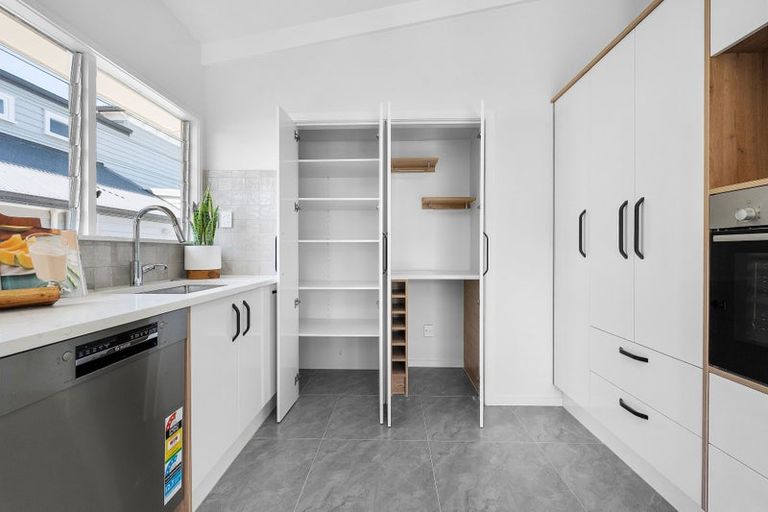 Photo of property in 292 Beach Road, Campbells Bay, Auckland, 0630