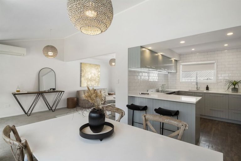 Photo of property in 2/26 Manly Esplanade, Browns Bay, Auckland, 0630