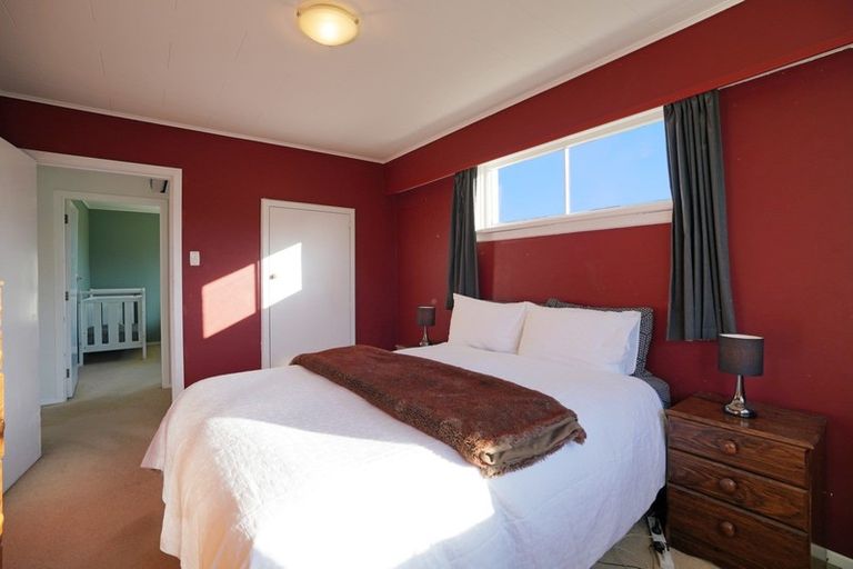 Photo of property in 28 Great North Road, Winton, 9720