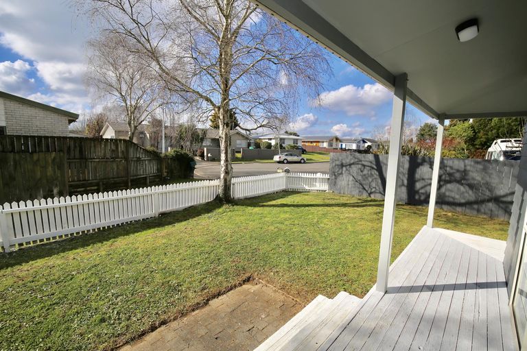 Photo of property in 20 Burrows Place, Frankton, Hamilton, 3204