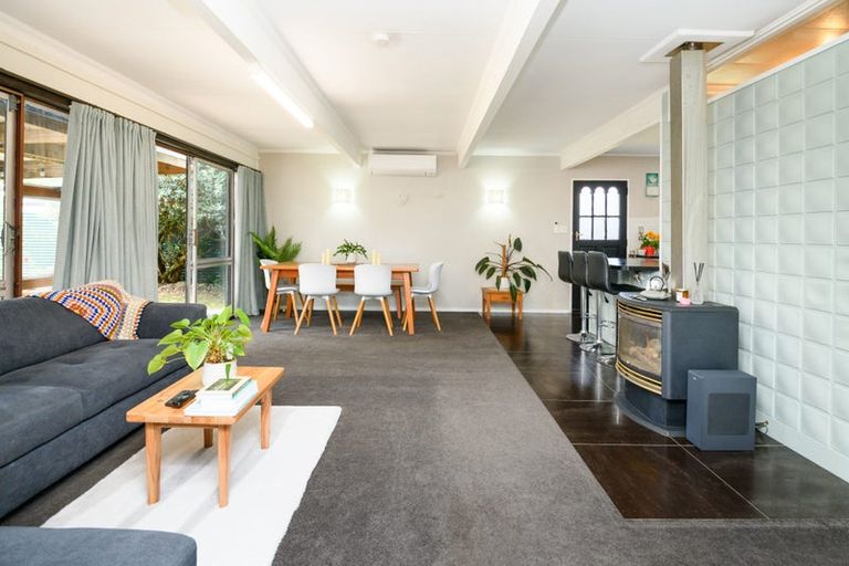 Photo of property in 6 Pukatea Place, Milson, Palmerston North, 4414