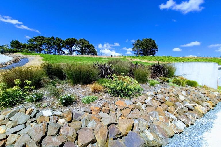 Photo of property in 37 Judd Road, Maungaturoto, 0520