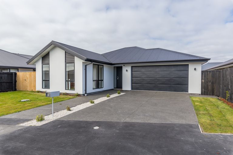 Photo of property in 4 Katrine Drive, Marshland, Christchurch, 8083