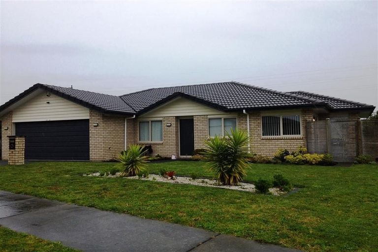 Photo of property in 4 Bonny Crescent, Massey, Auckland, 0614
