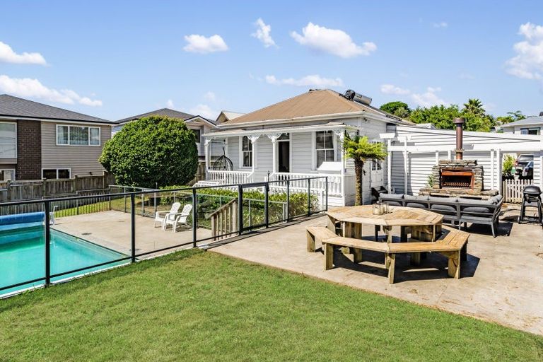 Photo of property in 12 The Avenue, Albany, Auckland, 0632