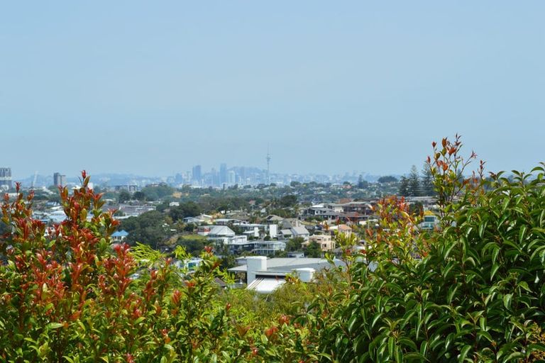 Photo of property in 1/2 Katui Street, Castor Bay, Auckland, 0620