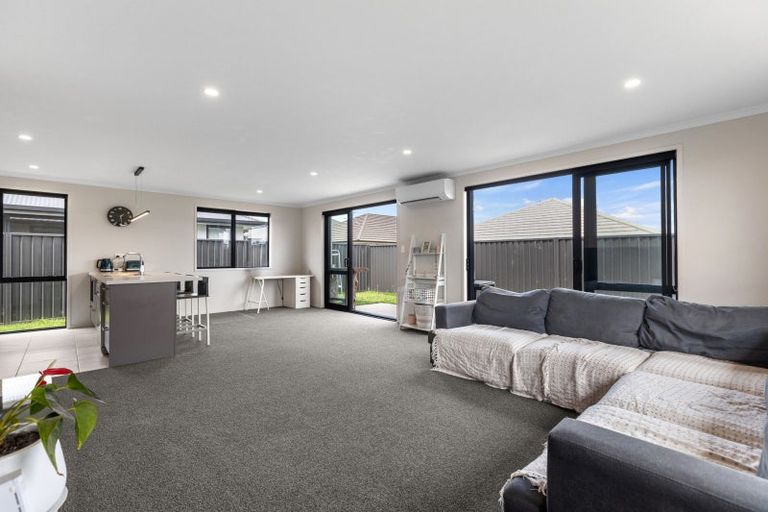 Photo of property in 8 Ash Lane, Omokoroa, 3114