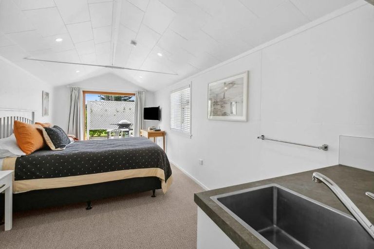 Photo of property in 4 Shearer Drive, Oakura, 4314