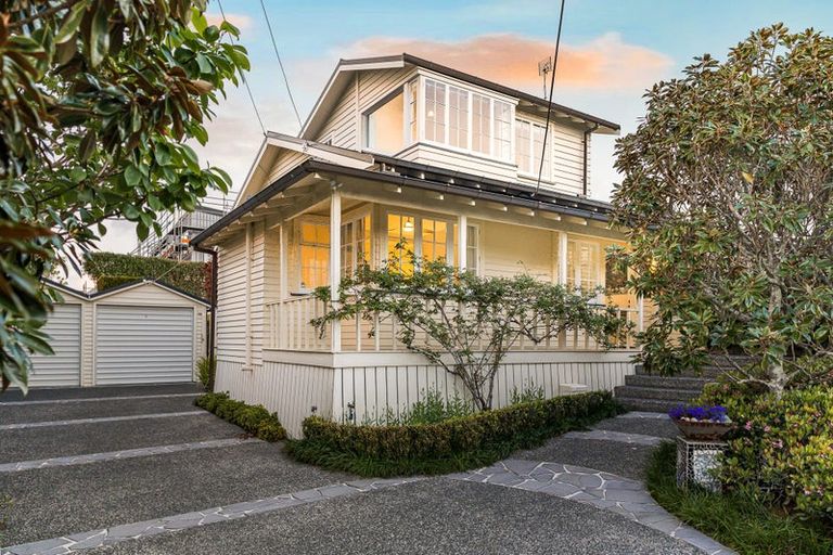 Photo of property in 13 Cameron Street, Takapuna, Auckland, 0622