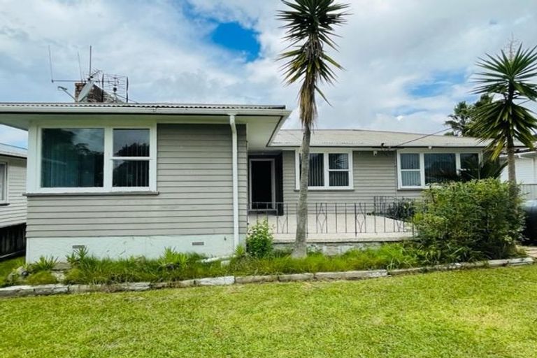 Photo of property in 106 Cobham Crescent, Kelston, Auckland, 0602