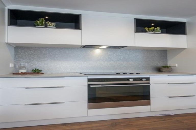 Photo of property in 2 Helenvale Crescent, Pokeno, 2402