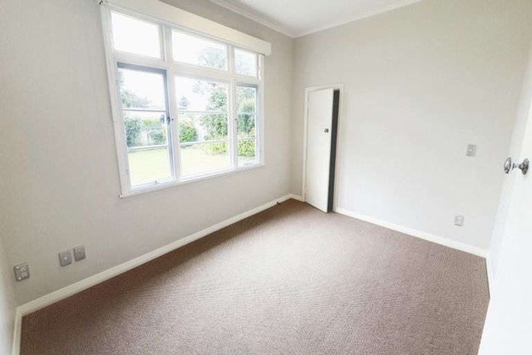 Photo of property in 210 Onewa Road, Birkenhead, Auckland, 0626