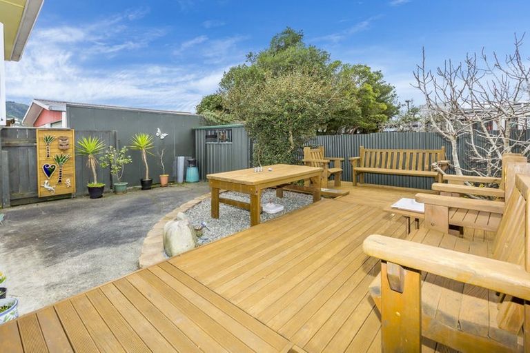 Photo of property in 12a Ebdentown Street, Ebdentown, Upper Hutt, 5018