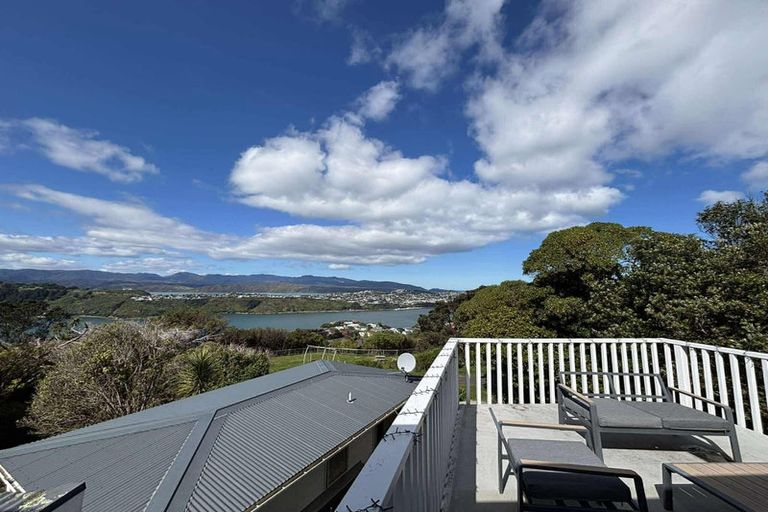 Photo of property in 11 Alexandra Road, Roseneath, Wellington, 6021