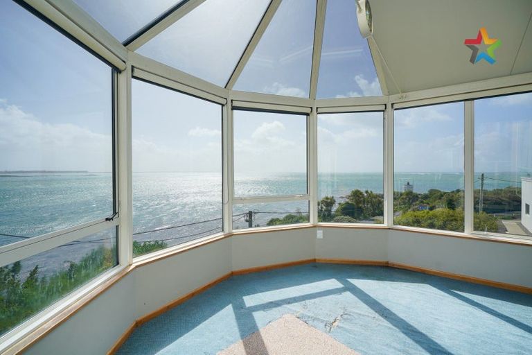 Photo of property in 14 Marine Parade, Bluff, 9814