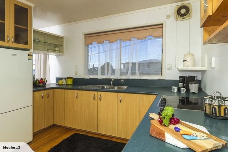 Photo of property in 1/47 Braemar Road, Rothesay Bay, Auckland, 0630